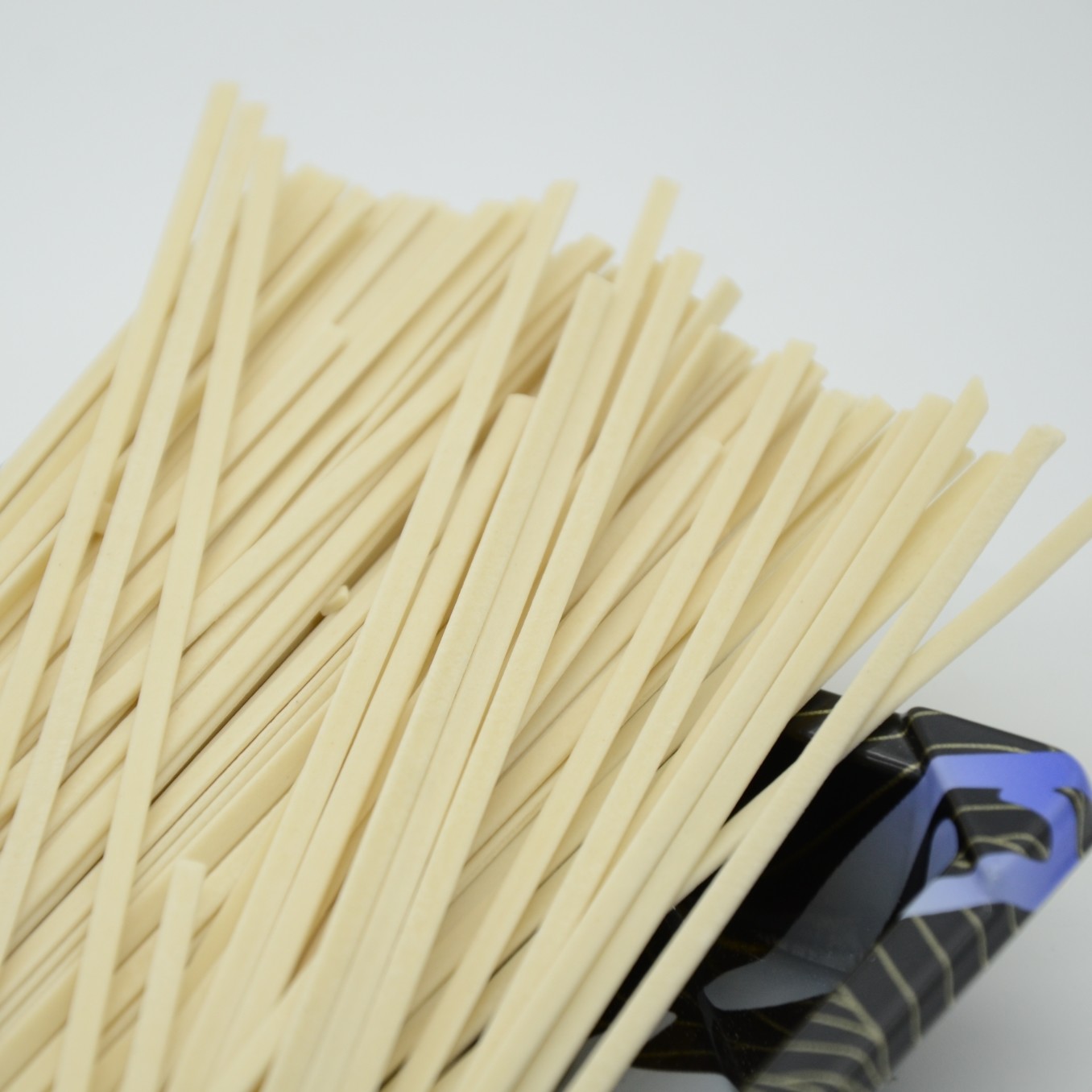 White 500g Asian Udon Soba Noodles For Japanese Korean Cuisines