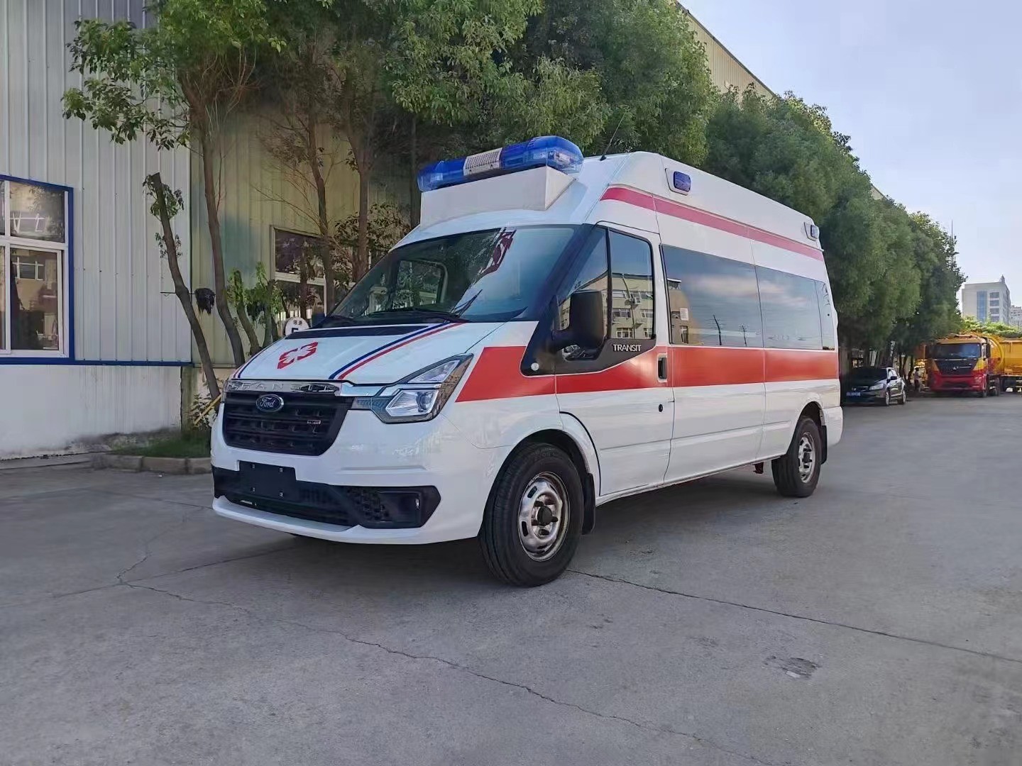 215/65R16C Tyres Medical Emergency Ambulance Car 5341*2032*2275mm Dimensions