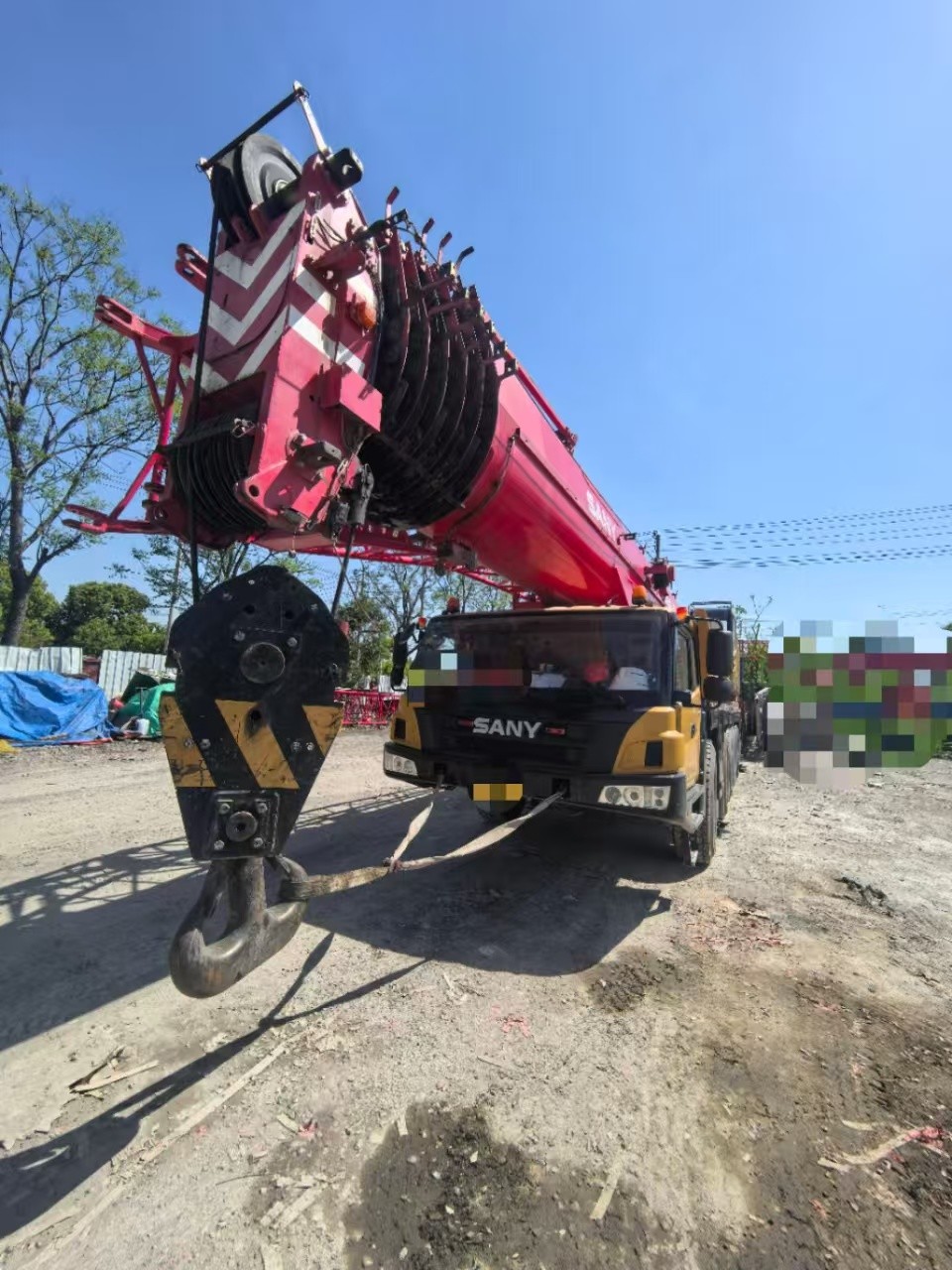 130 Tons Mobile Truck Crane with High Operating Efficiency and 75 Meters Max Working Height