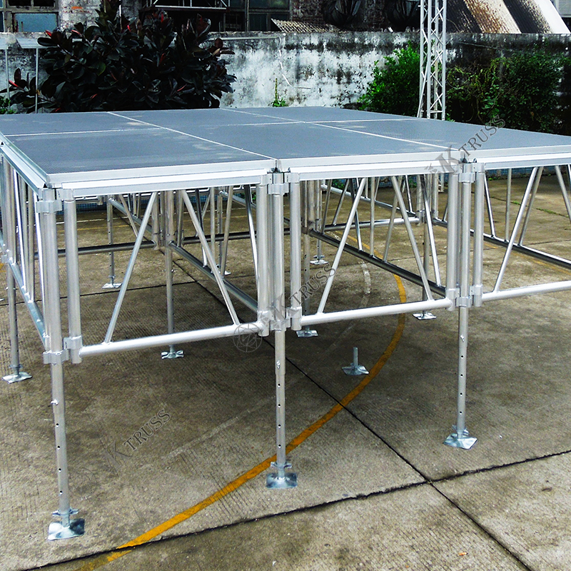 20*2mm Brace Tube and Length 1-12m Entertainment Fold Up Stage for Big Events