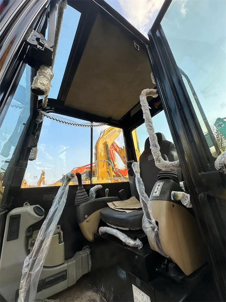 Japan Made Active Used Cat 305.5 Mini Excavator in with Original Hydraulic Valve