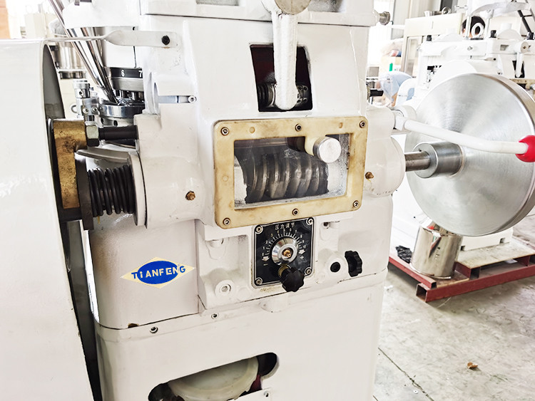 12mm Tablet 40KN Rotary Pharmaceutical Pill Press 110000 Pieces/H