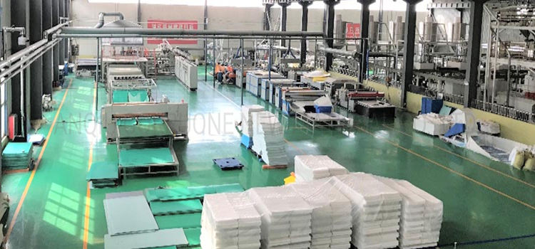 Moisture Proof Plastic Turnover Box Polypropylene With Glossy Surface