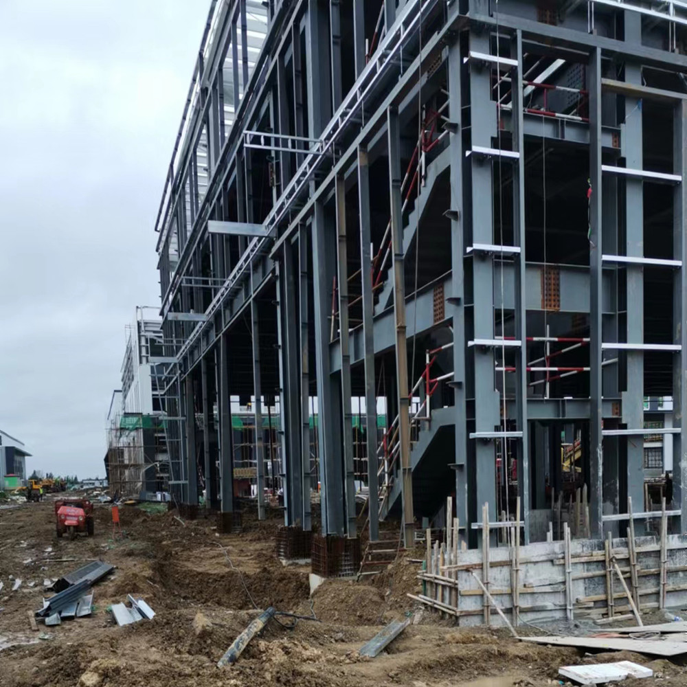 Water Proof Fire Resistance Steel Structure Workshop With Parapet Wall As Requested And Hot DIP Galvanized