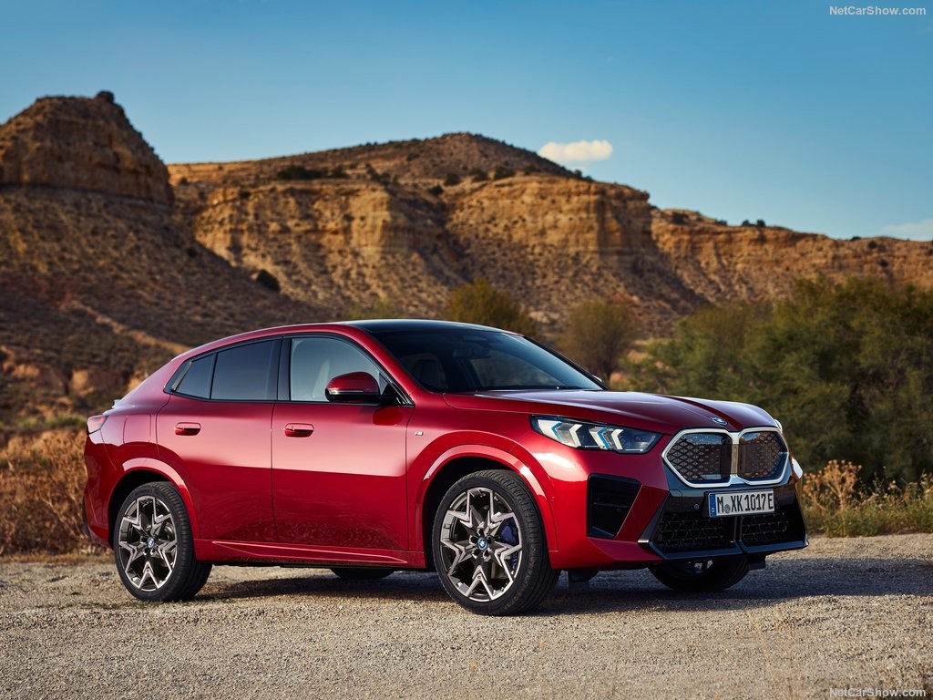 Hot Sale Long Range Electric Car 2024 for BMW IX2 449Km High Speed Auto new energy car