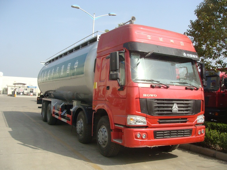 Sinotruk Howo 6X4 Bulk Cement Tank Truck dry mortar silo Bulk Dust powder material transportation vehicle camiones cisternas