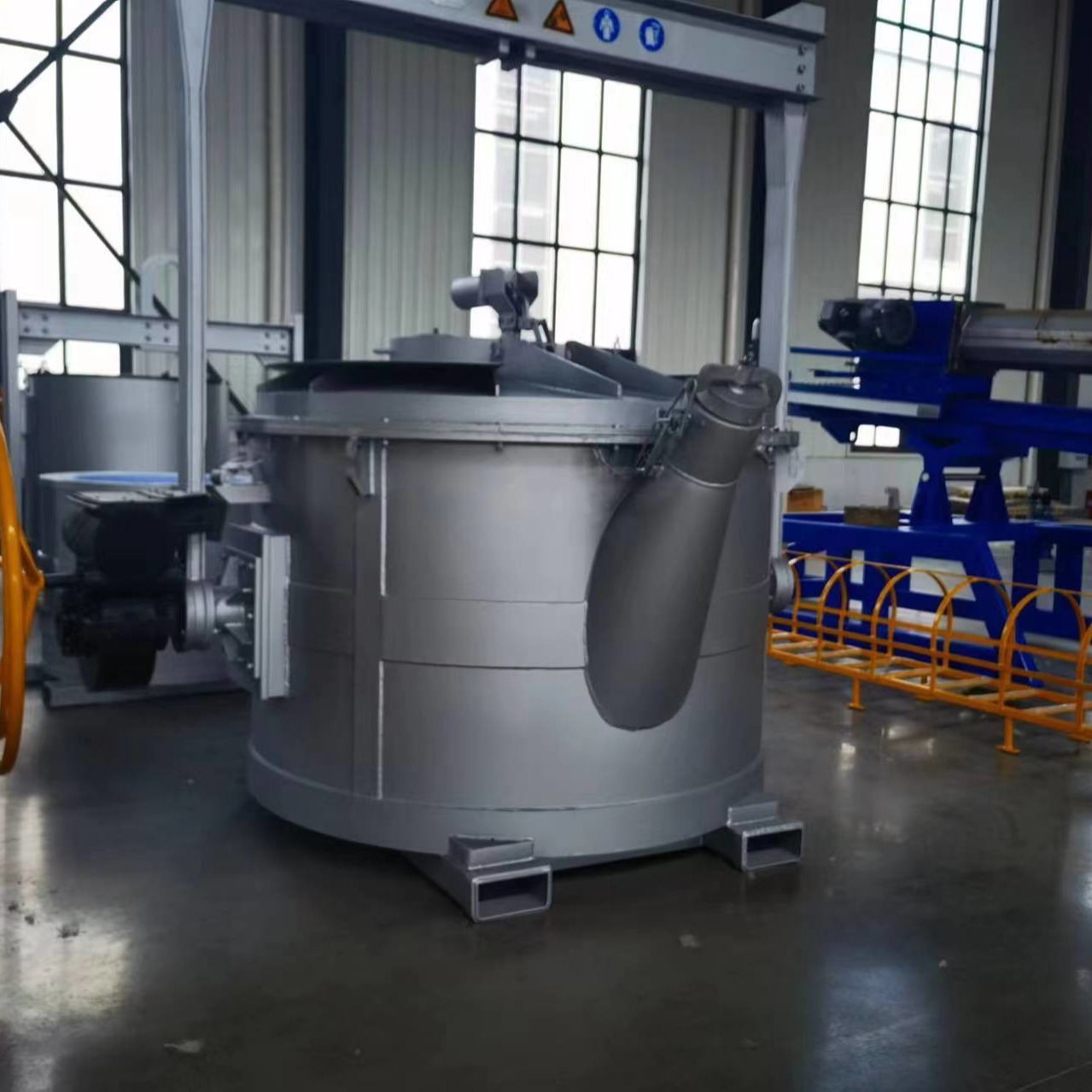 Temperature Molten Aluminum Transfer Ladles With Customized Temperature Range And Smooth Surface Finish