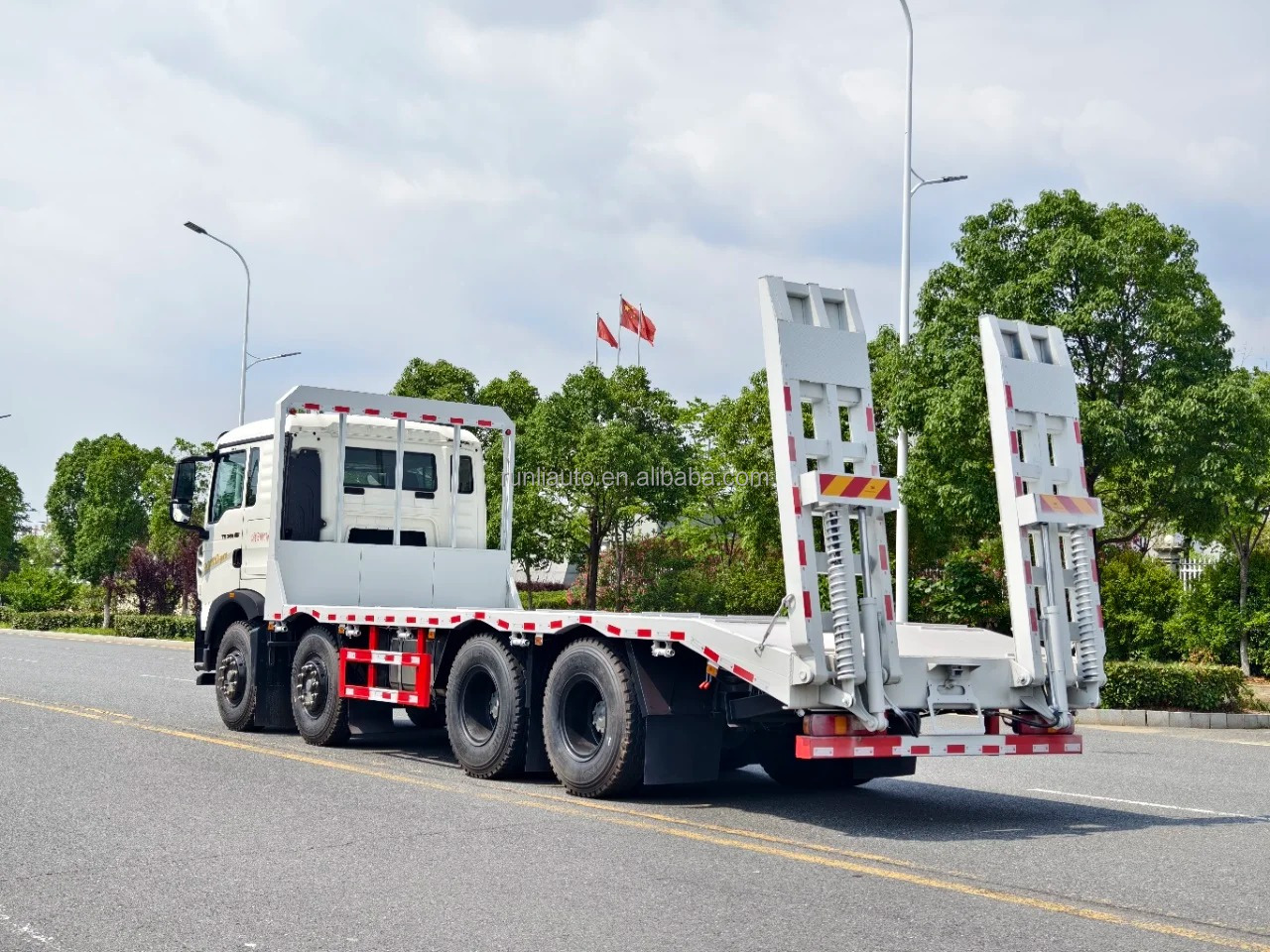 Factory HOWO 8X4 30 Ton Heavy Duty Towing Truck Flatbed Tow Truck
