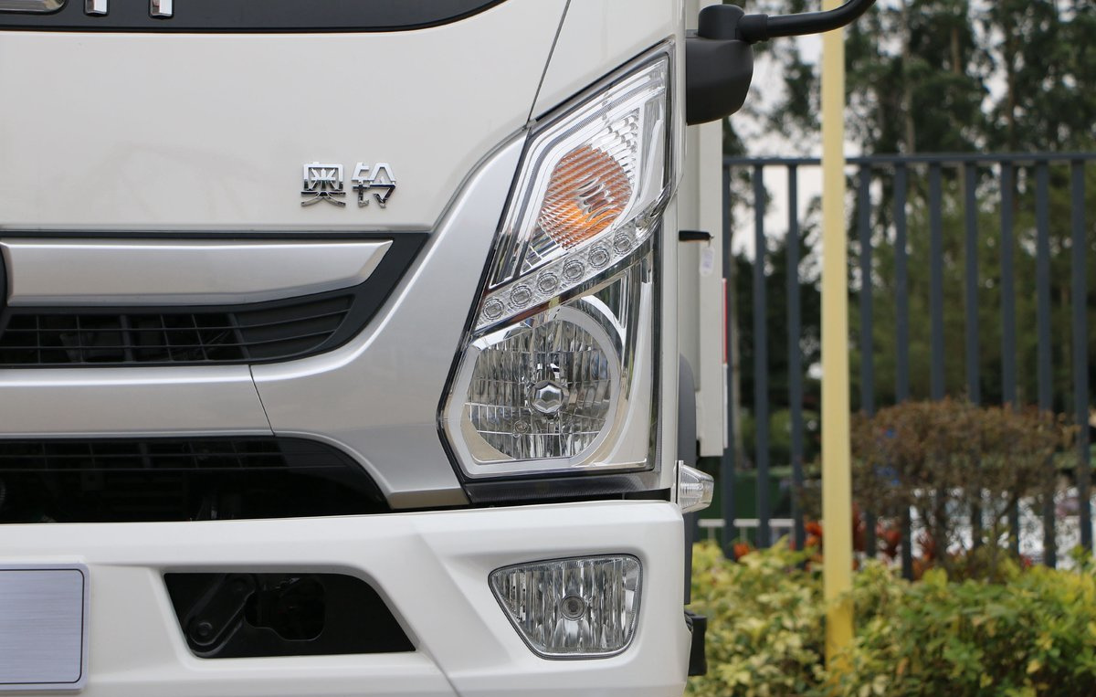 Foton Aoling New MRT Youth Invincible Edition 146 Horsepower 4.14 Meters Single-row Van Light Truck