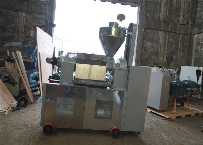 RF130-A Screw Oil Press Machine With Air Pressure Filter Capacity 210 - 300kg/h