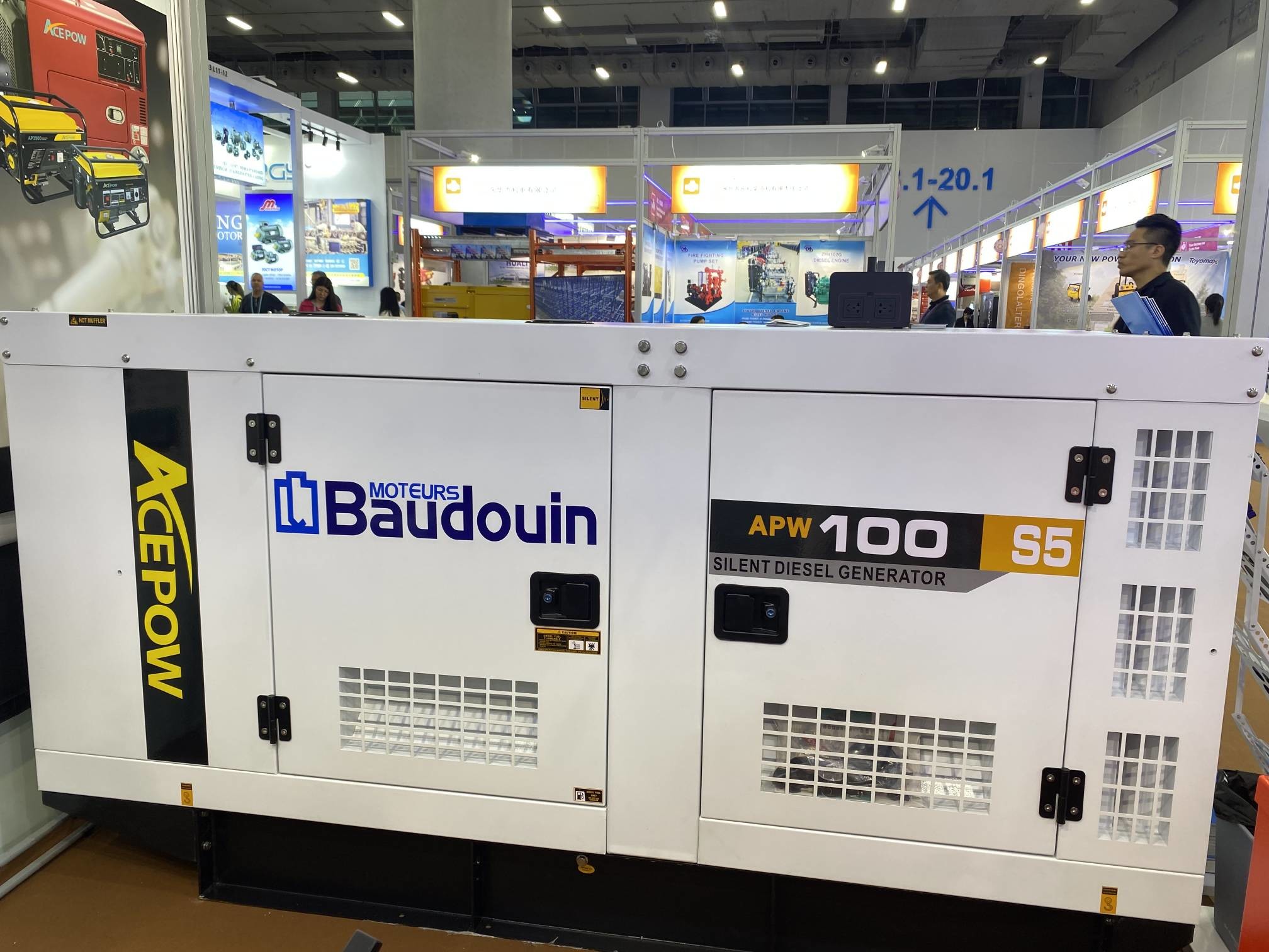 White 100kva Diesel Power Generator Set Energy Efficient