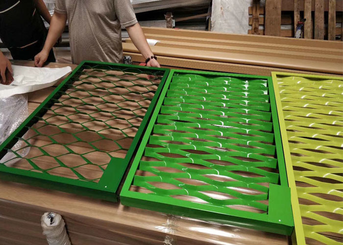 1220mm Length 5mm Expanded Wire Mesh For Parking Facades