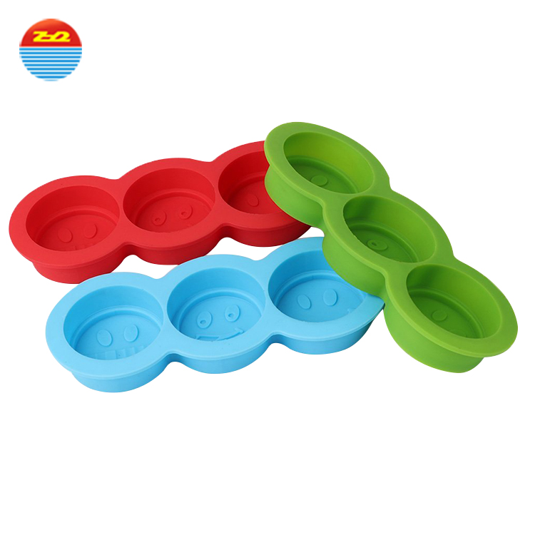 Emoji Silicone Ice Trays Can Be Frozen And Microwaved Safe For Dishwasher