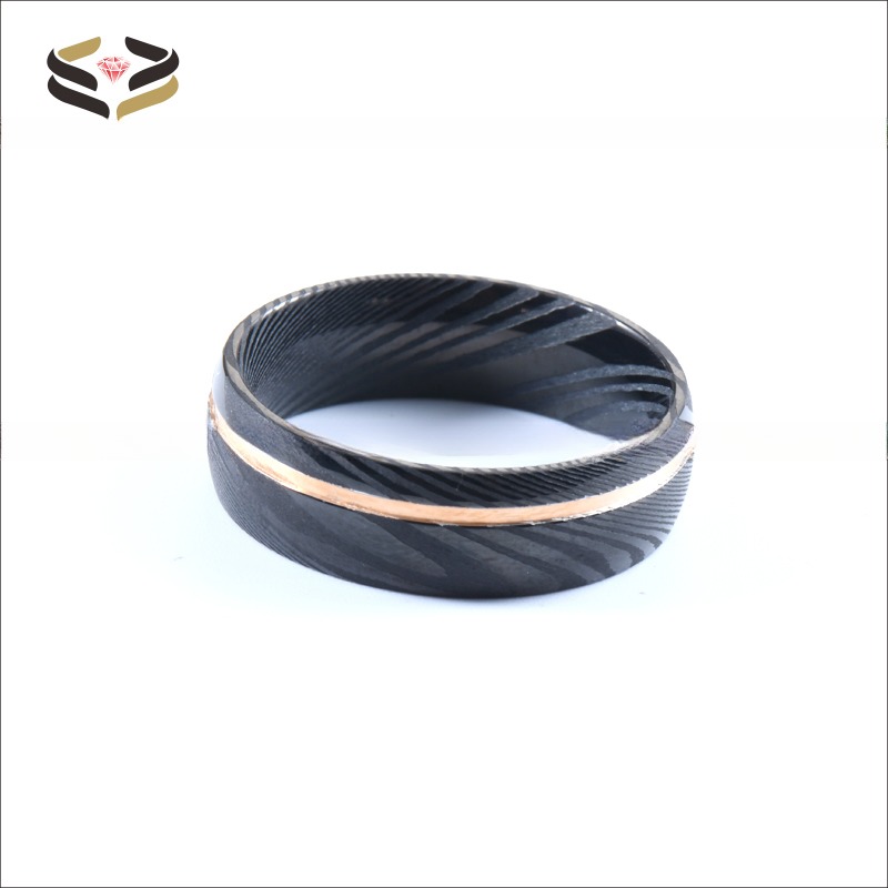 Custom Hammered Black Damascus Steel Rings Wedding 8mm Rose Gold Plated For Men