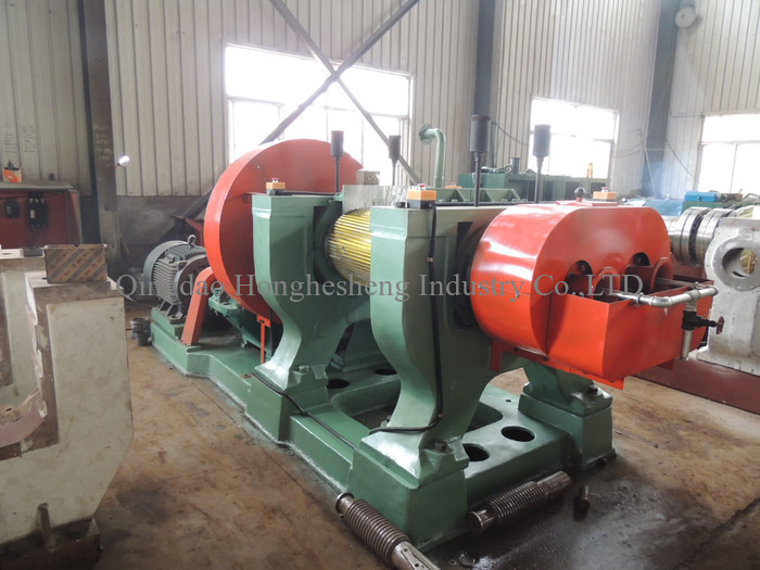 XKP560 800mm Length Rubber Crushing Mill 75KW Waste Tire Cracker Mill
