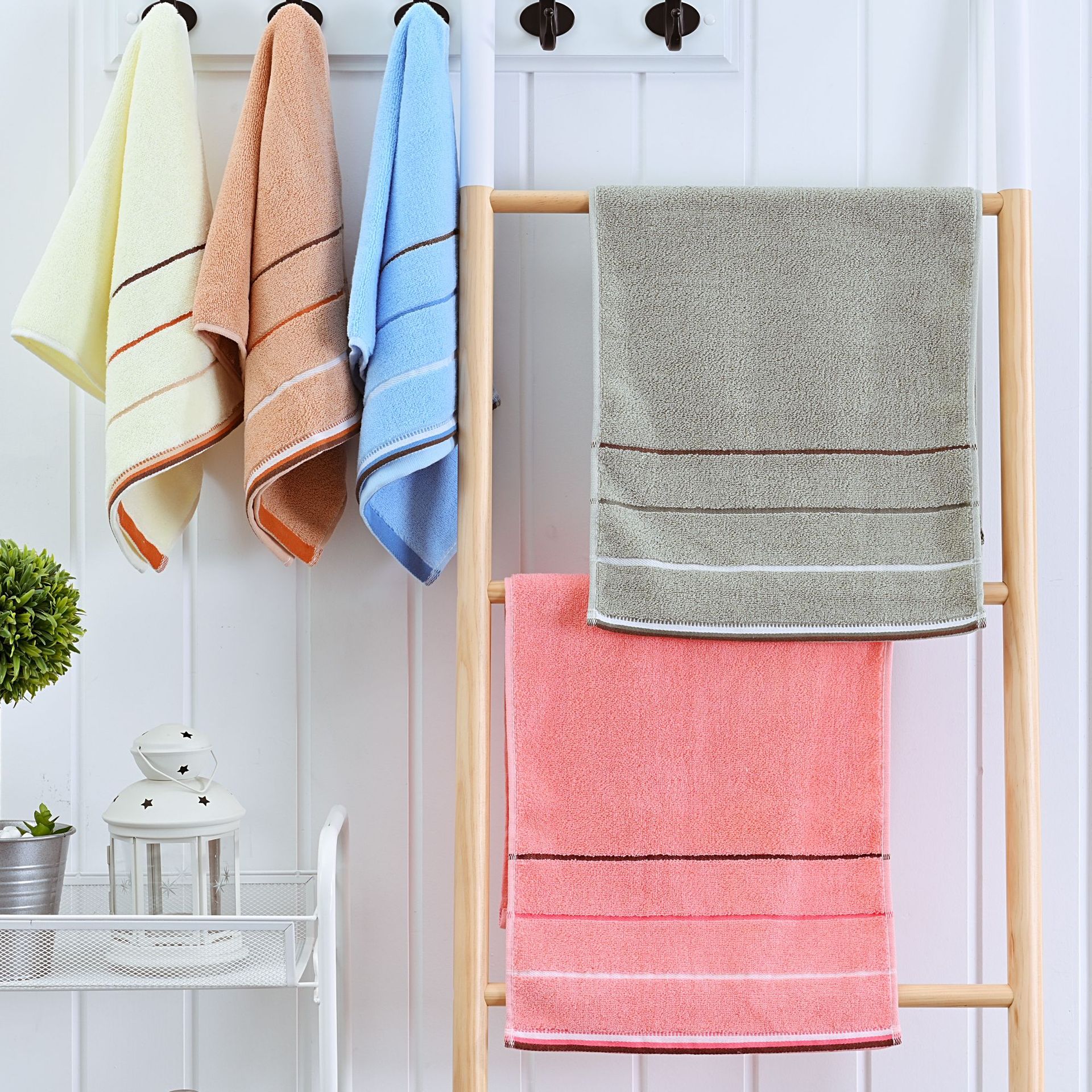 Child Age Group Cotton Embroidery Soft Face Washcloth for Household Towel Absorbency