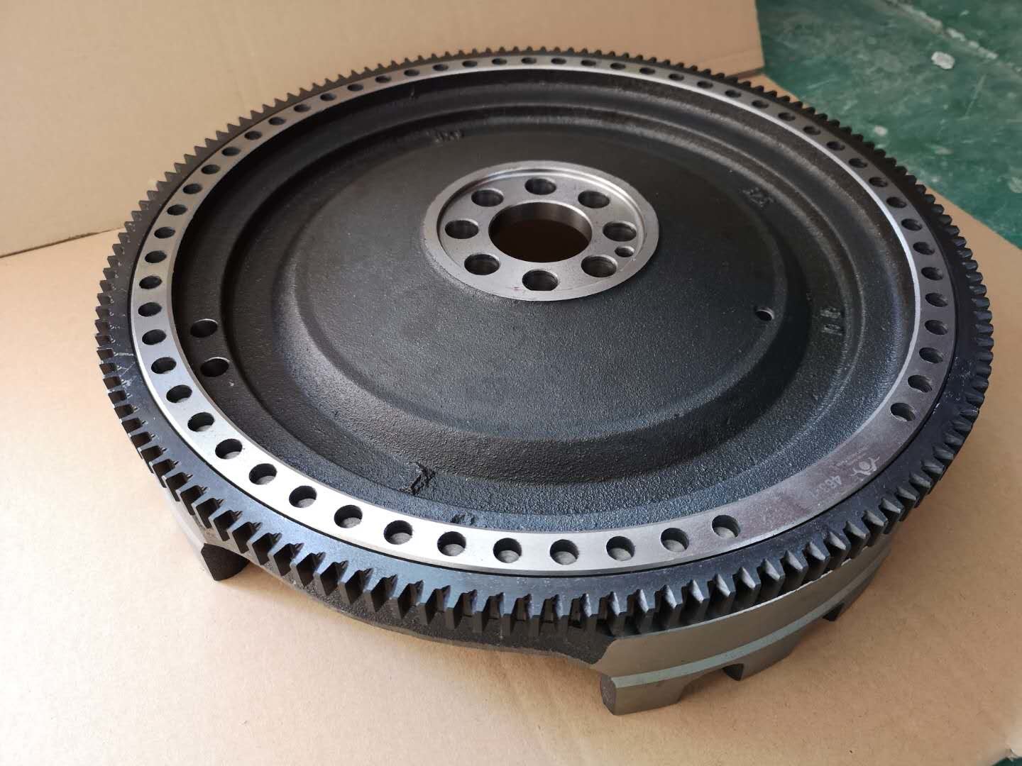 ISUZU 56 Sensor Holes 380 MM Flywheel 8976024632 For FVR 6HK1 28 KG Metal Color