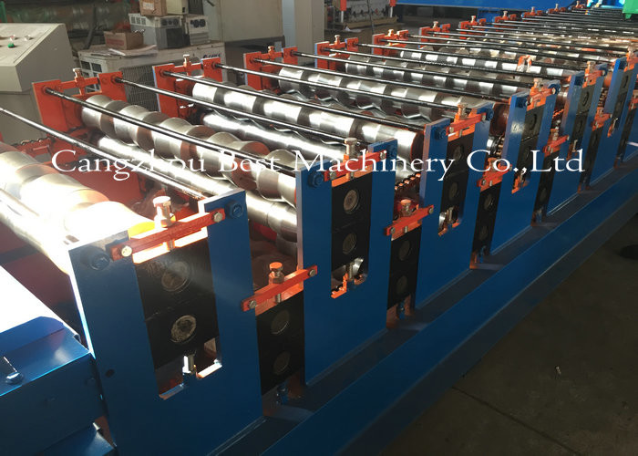 PLC control 1050mm Coverage Roof Panel 6kw Roll Forming Machine