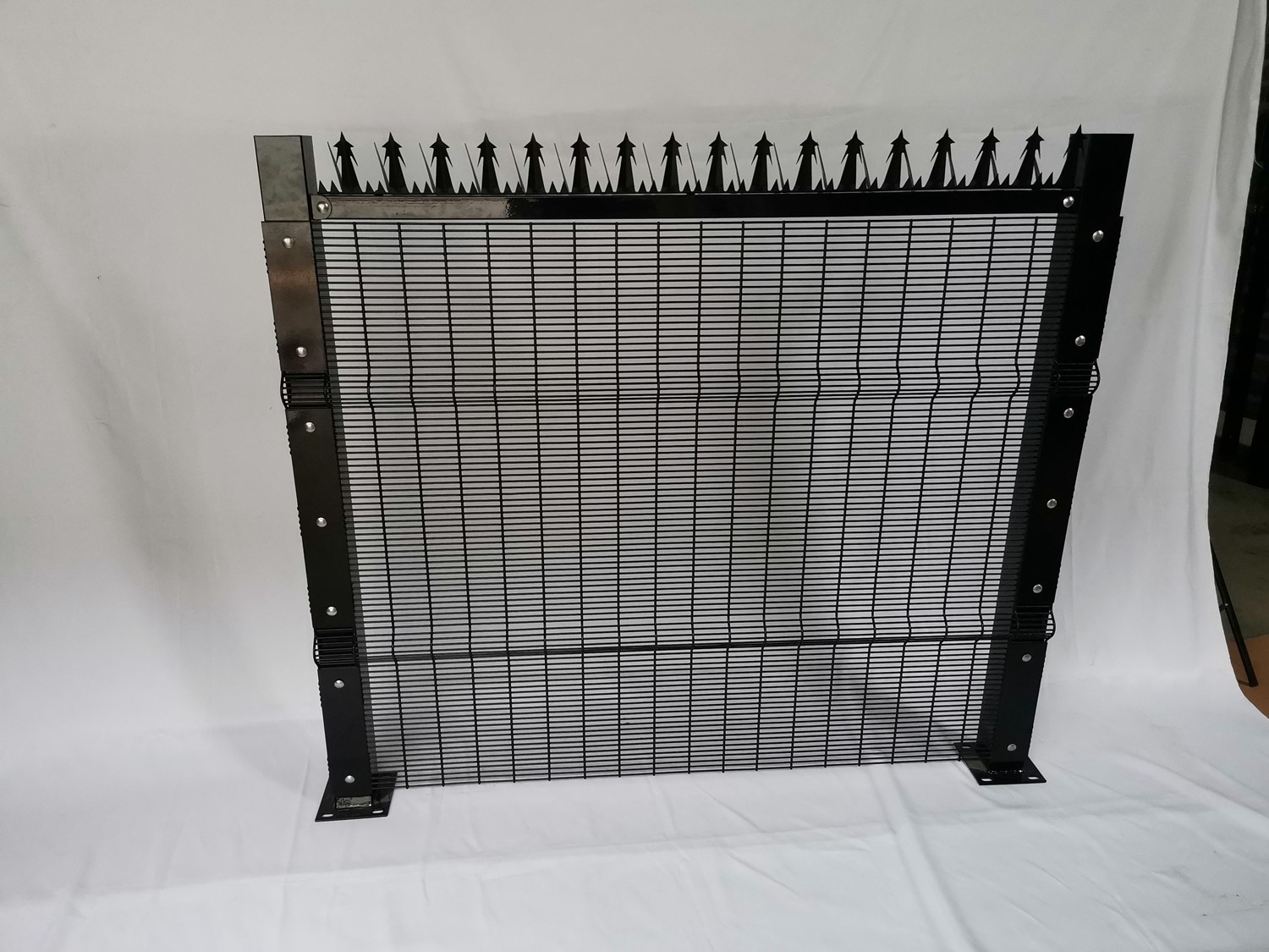 Heavy Gauge Small Hole Anti Climb Fence 3mm Welded Wire Mesh 358
