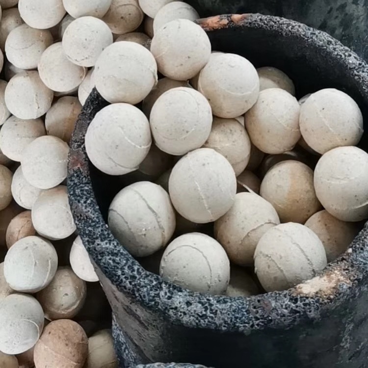 Durable 30% SiO2 Content Alumina Refractory Balls for Hot Blast Stove in Steel Making