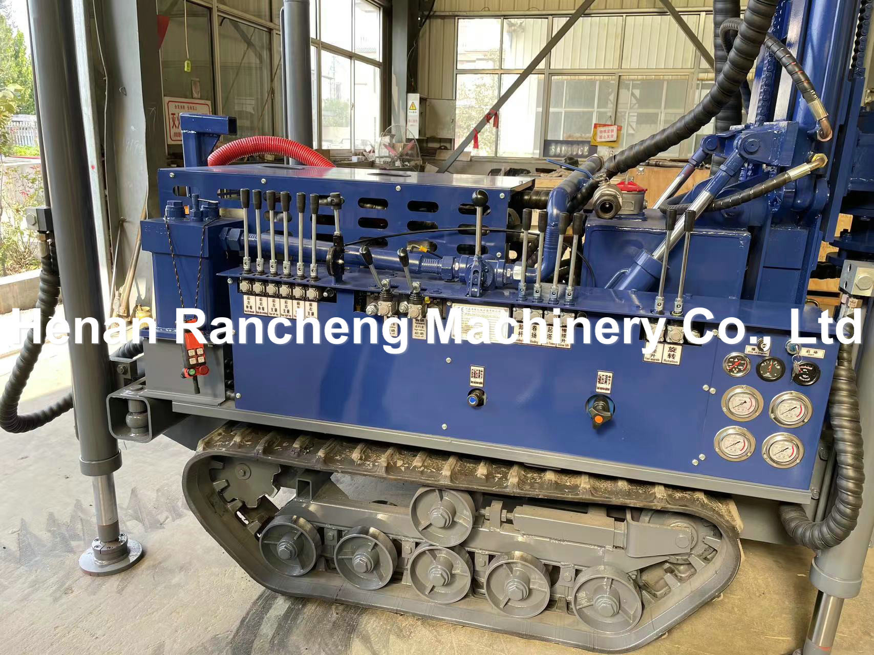 180m Depth Water Well Drilling Machine 77.3KW Engine Crawler Water Well Drilling Rig
