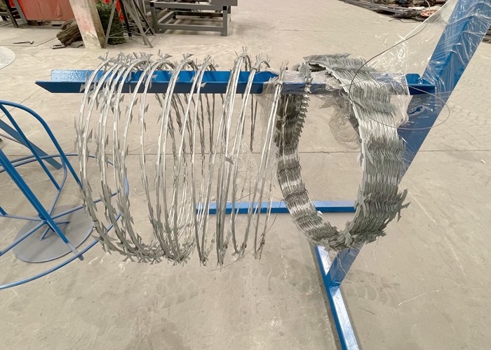 Welded Razor Wire Mesh Fencing Panels Or Razor Mesh Trellis Welded Razor Fence Mesh Screen For Market