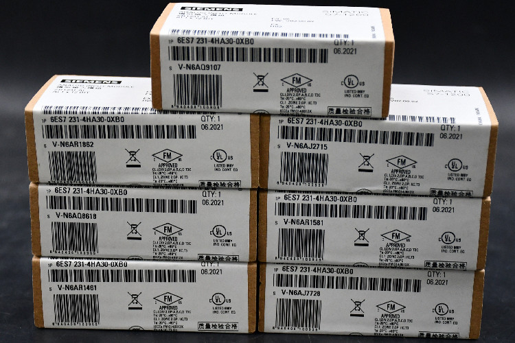 Siemens - PLC I/O Module for use with SIMATIC S7-1200 Series, 62 x 38 x 21 mm, Analogue, Differential, 5 V dc, SIMATIC