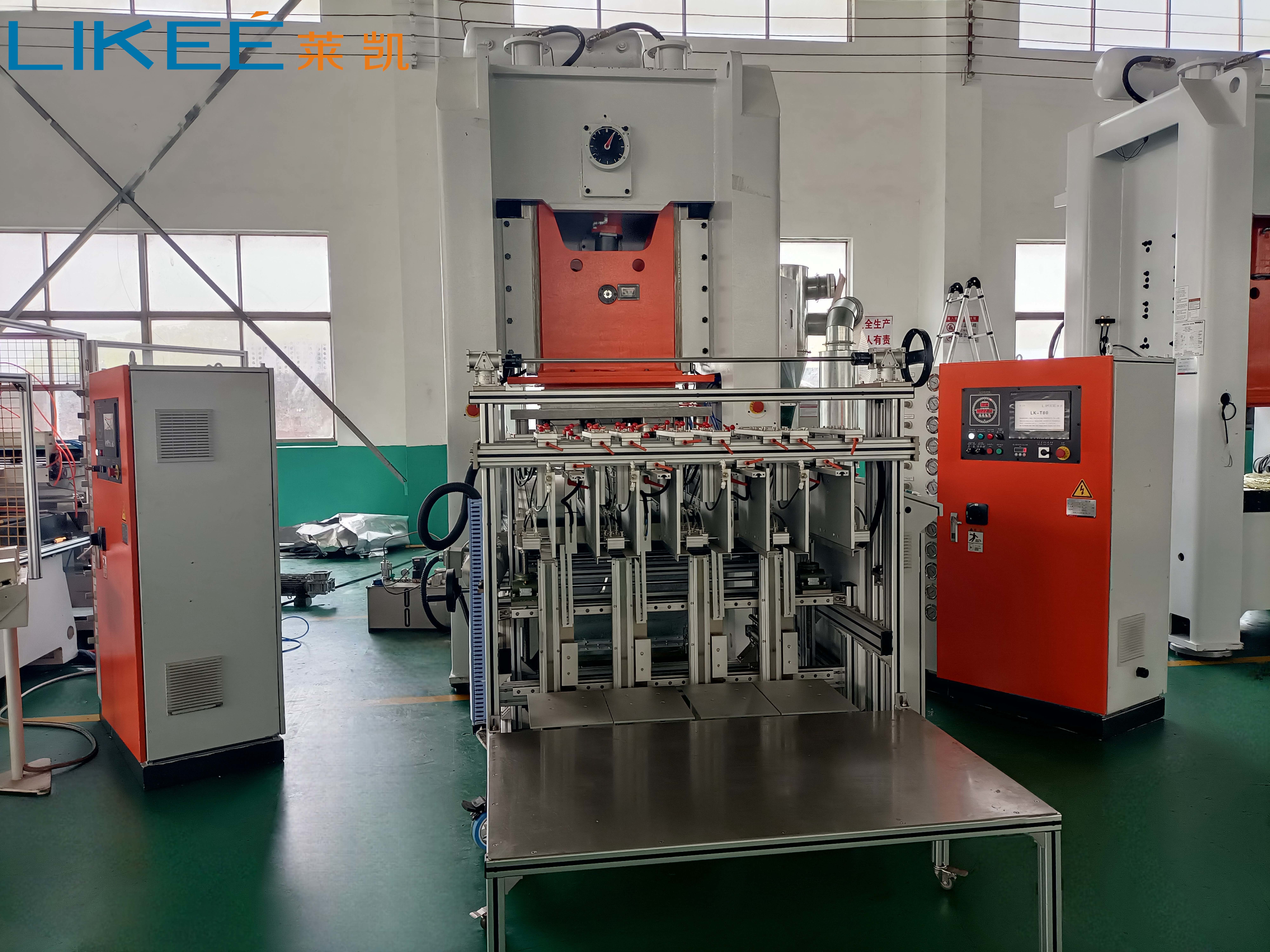Mitsubishi PLC Controlled Aluminum Foil Container Making Machine With Long Life