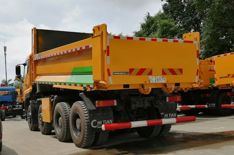 U Shaped Upper Cover And Elevated Cargo Box 12 Wheel Tipper Truck For Mining Dumping