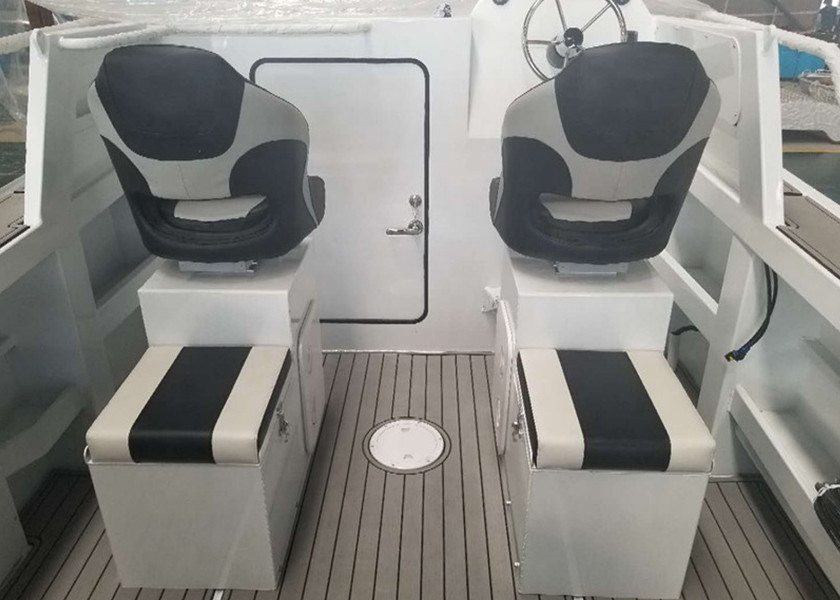 22ft Length Aluminum Fishing Boats 2.45m Beam With Enclosed Windshield