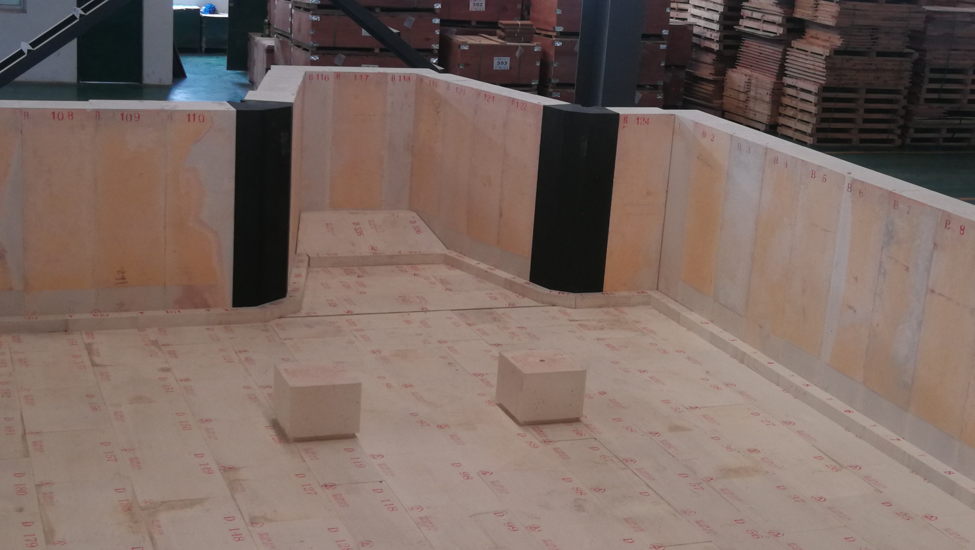 Chemical Stability High Chrome Corundum Brick for Glass Melting Furnace Throat Corner