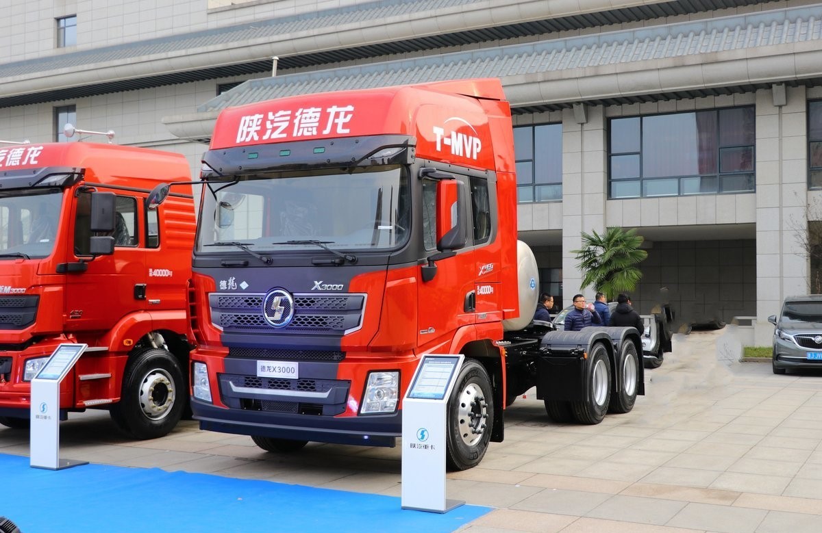 380HP Shacman X3000 Tractor Truck 6x4 4x2 Wheel with Air Suspension Driver's Seat