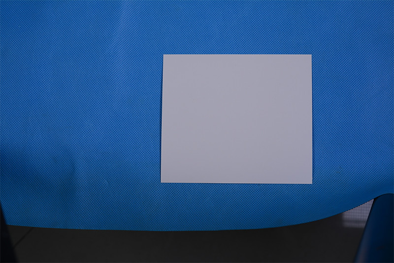 C159 White low gloss palm print backing sheet