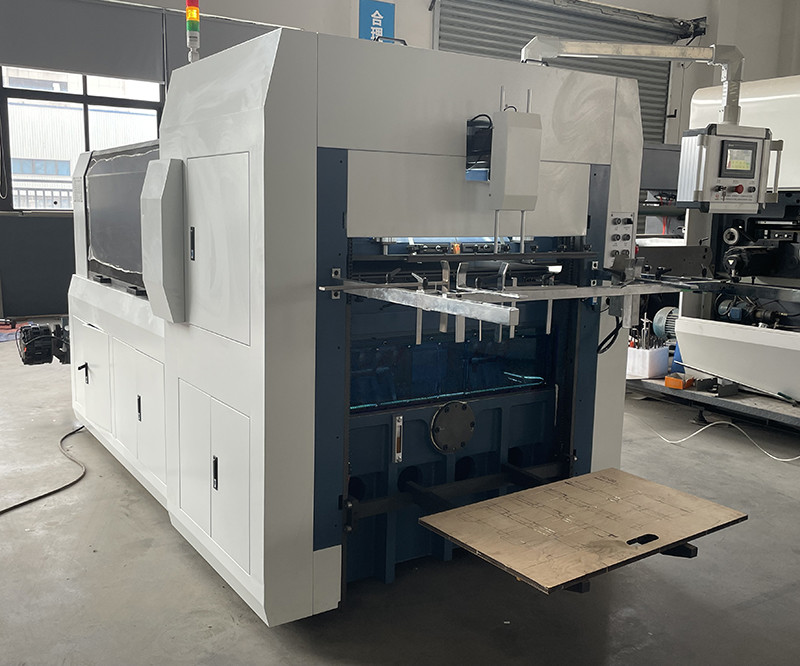 OEM 100-500gsm Paper Roll Die Cutting Machine 180 Times/Min