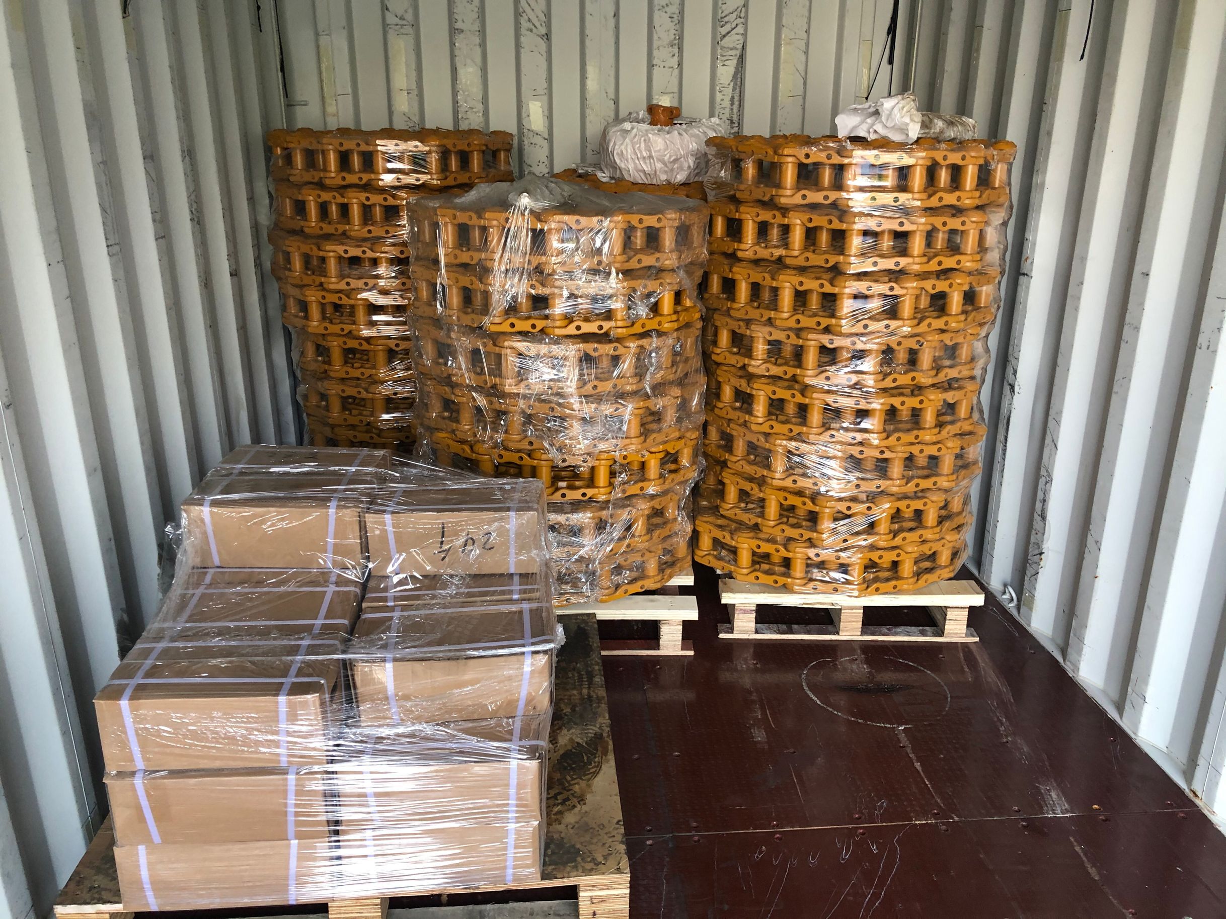 Yellow R220c-9 Excavator Parts Tracks Direct Importer Hydraulic And Dozer Component Undercarriage Track Shoe Assy