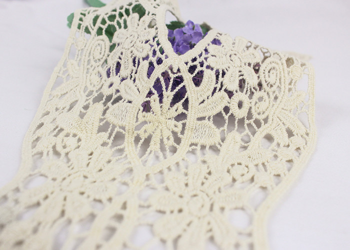 Off White Cotton Floral Embroidered Lace Appliques For Lady Dress Gown Backside