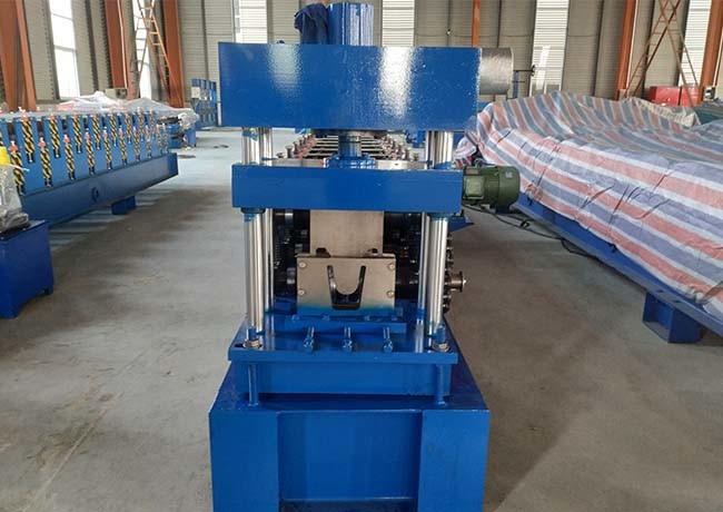 Weight 7 Tons Purlin Roll Former , U Channel Roll Forming Machine Pressure 10-12MPa