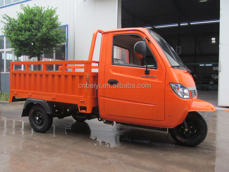 Automatic 250cc Three Wheel Closed Motorcycle with 12v Voltage and 4-Stroke Engine Type