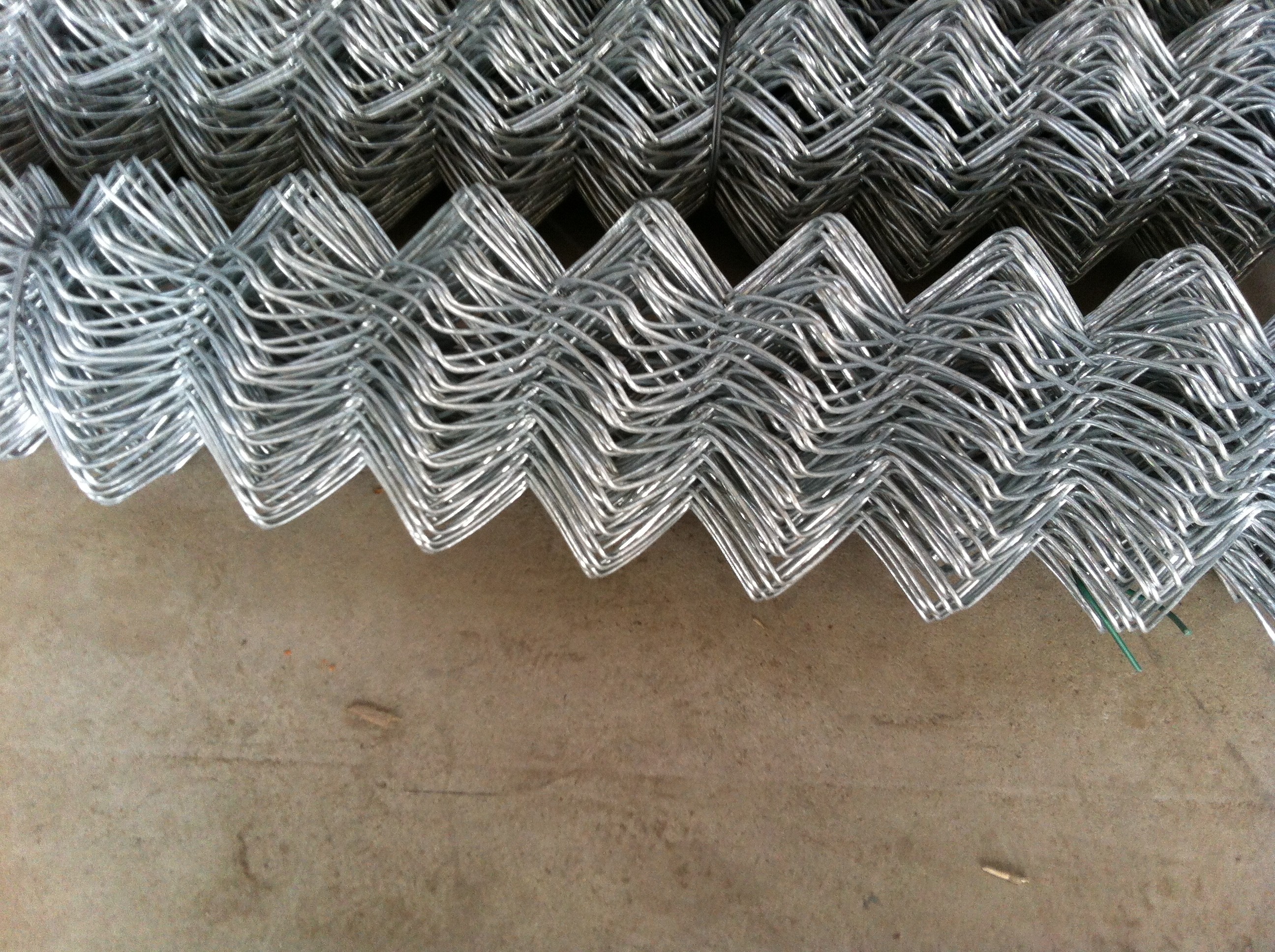 Galvanized chain link fence and pvc coated chain link fence