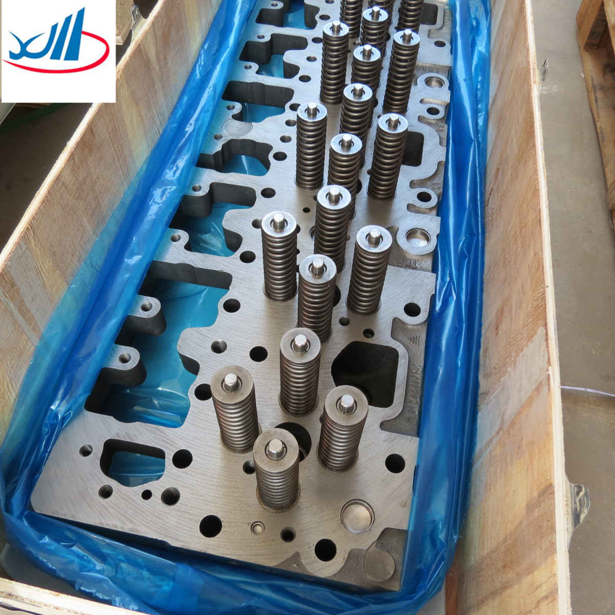 Truck Spare Parts Engine Cylinder Head Assy 2864028 4952829