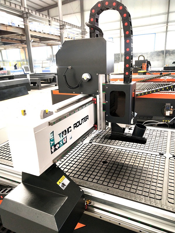 1325 CNC Wood Router Machine With DSP Controller System For MDF Solid Wood Engraving