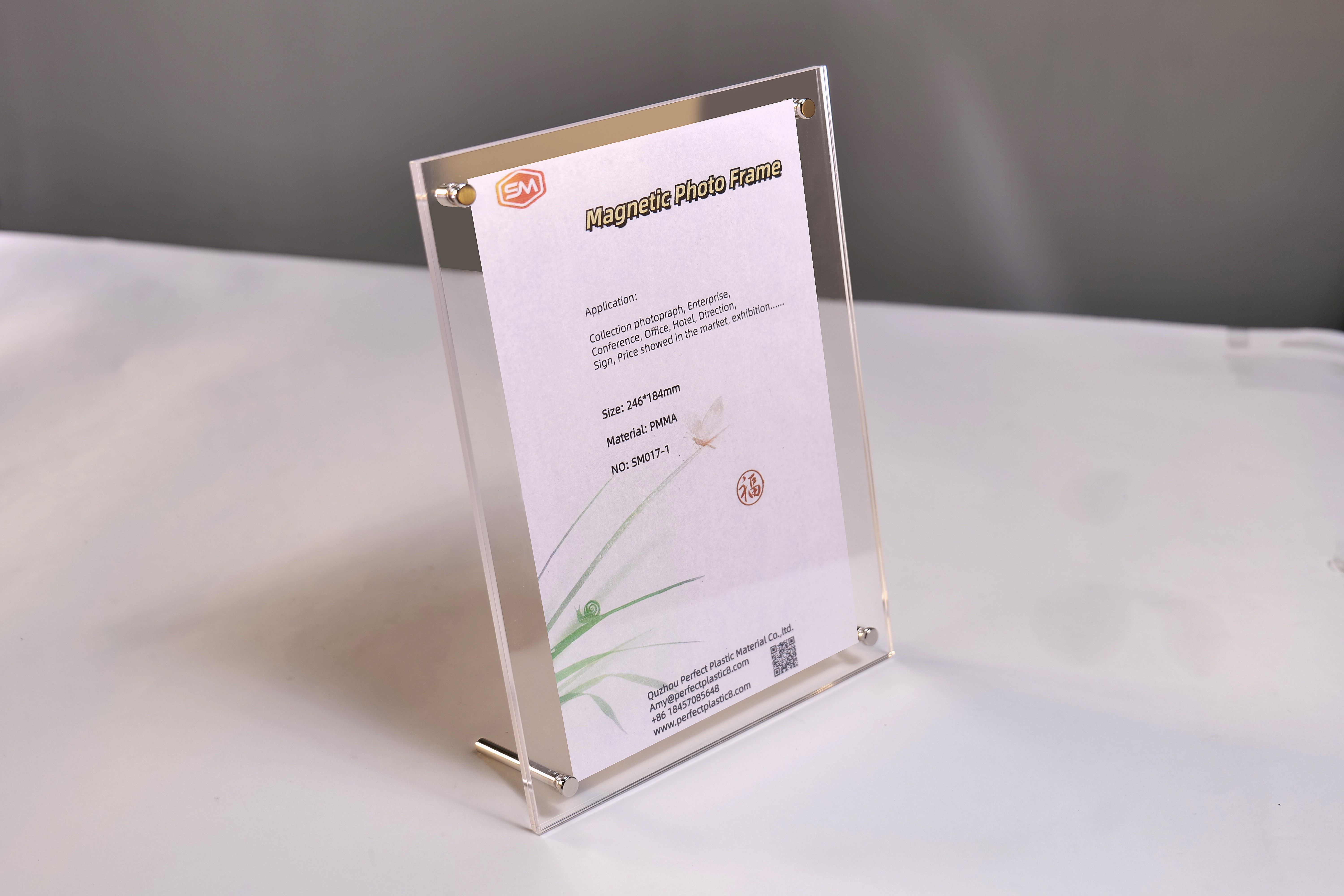 Acrylic Photo Display Stands With Screws For Portrait And Landscape