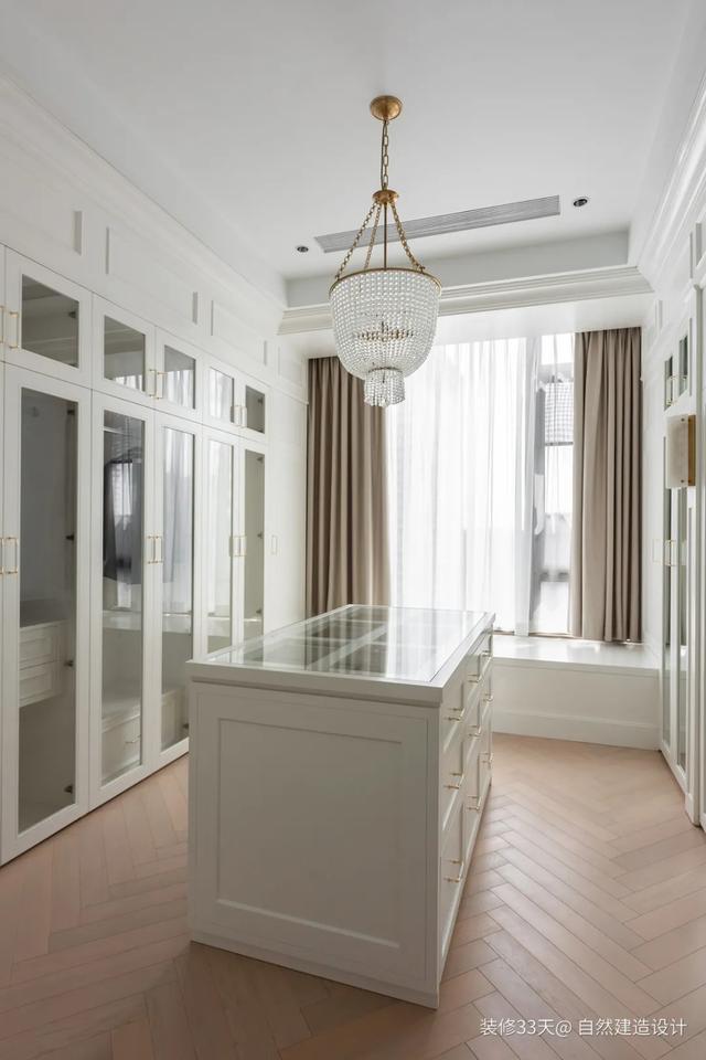 Modern MR HDF Board Island Wardrobe Customized for High End Design and Functionality