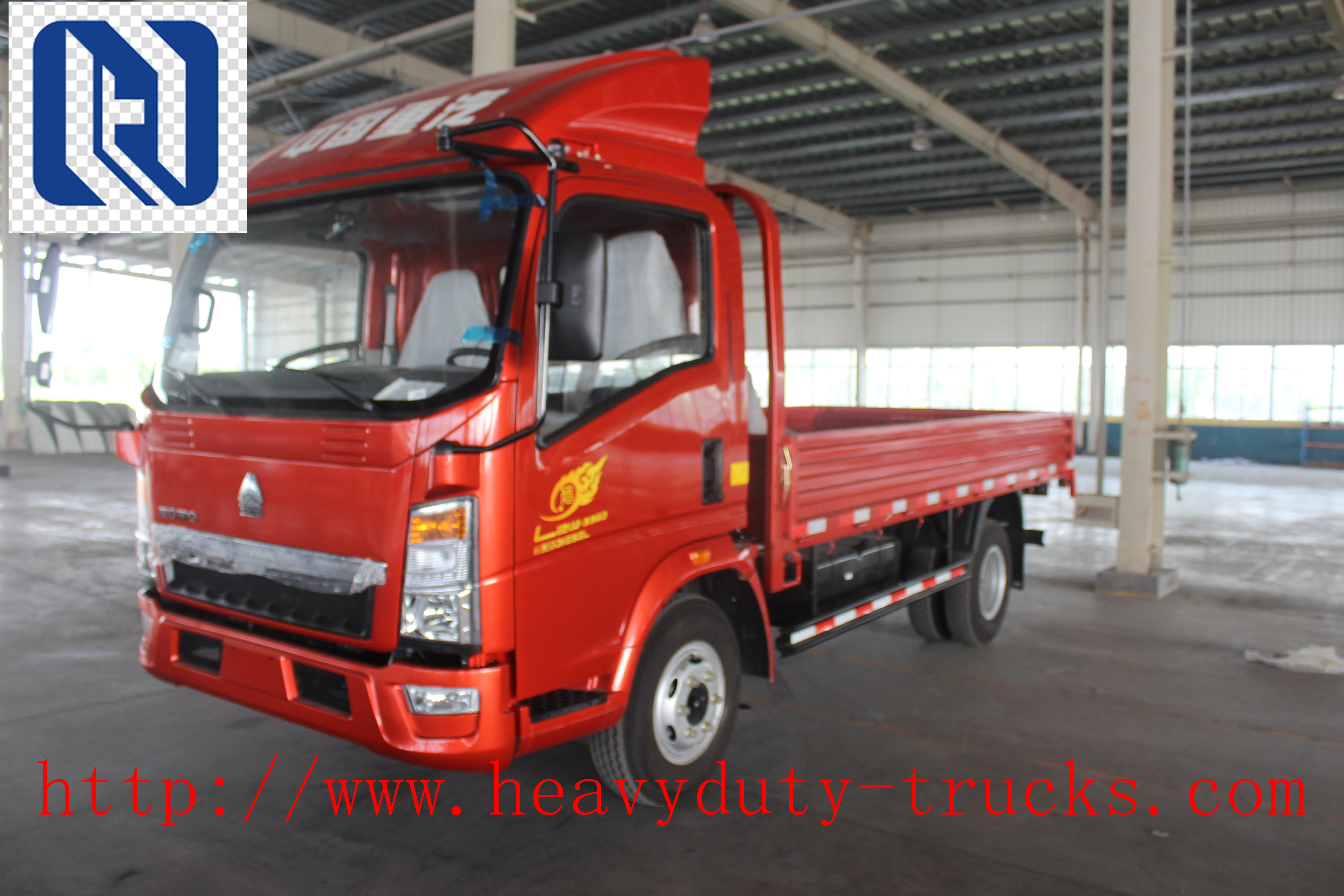 Sinotruk 4x2 Howo Light Duty Cargo Trucks / 3 Cabin 6000 - 8000 Liter Water Tank Truck