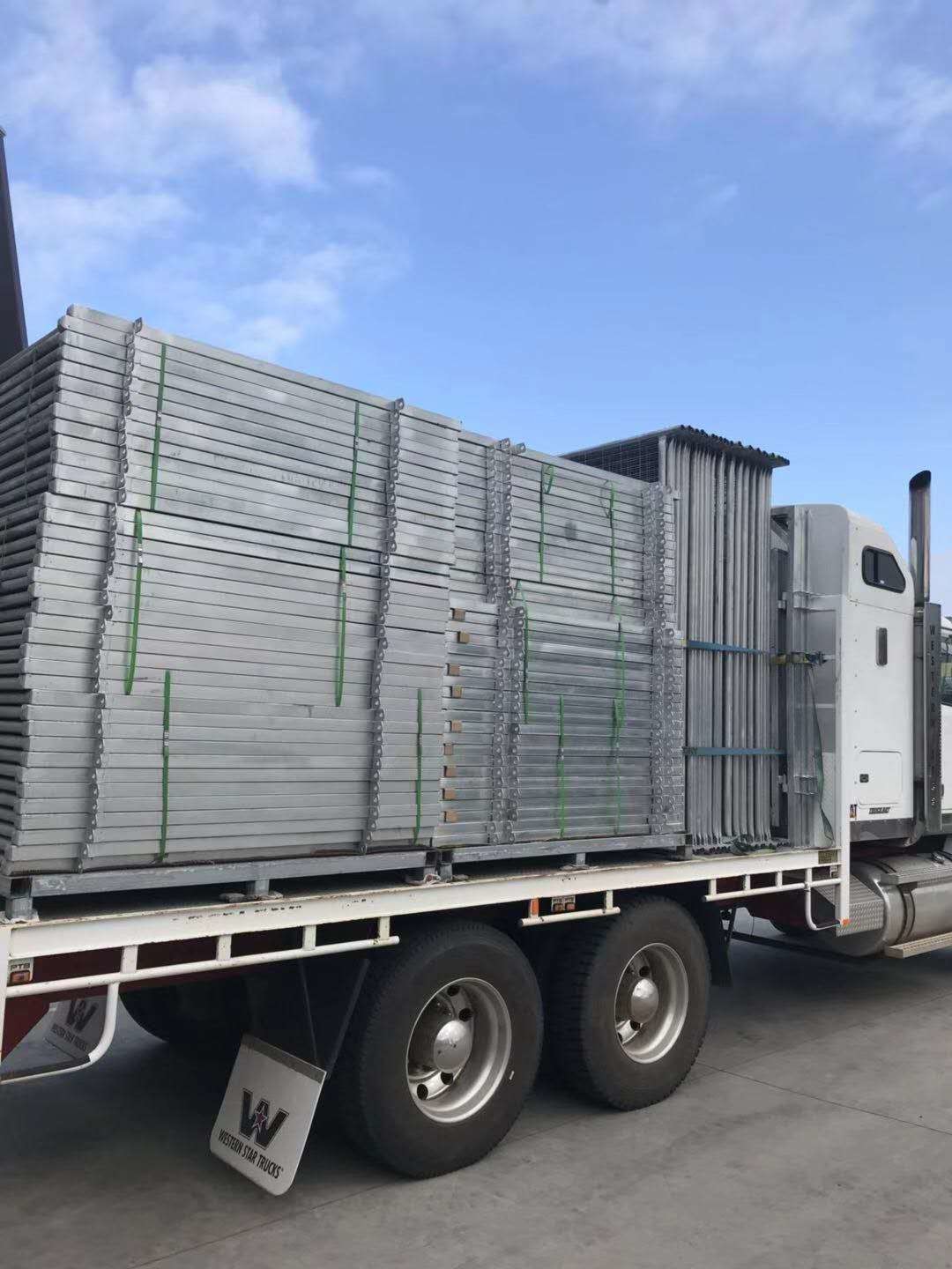 40x40 1.8M x 2.1M Heavy Duty Portable Cattle Yard Panel 6 Oval Bars 30*60mm