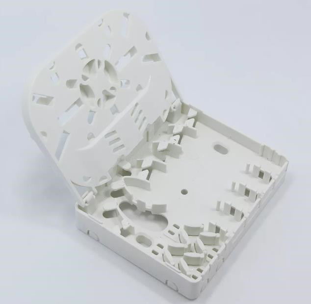 2 / 4 Ports FTTH Fiber Wall Outlet ABS PC Material With SC / LC Shutter Adapter