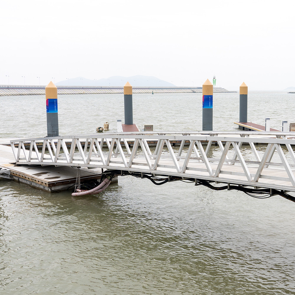 300kgs/Sqm Loading Capacity Aluminum Walkway Ramps Durable And Long Lasting Gangway