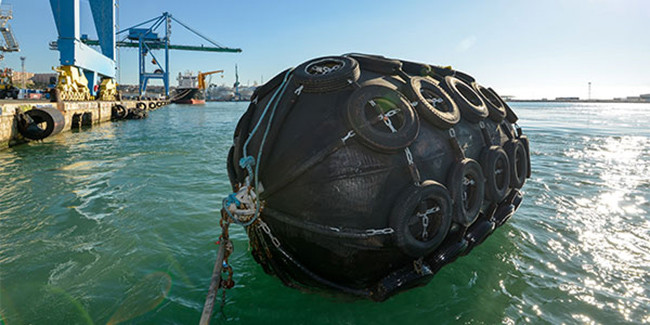 High Energy Absorption Yokohama Fender For Ship To Ship Transfers Offshore Drilling
