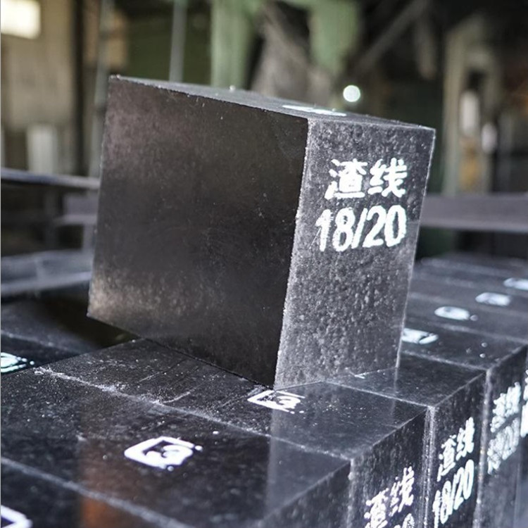 Super-Class Refractoriness Magnesia Carbon Bricks for Temperature Electric Furnace