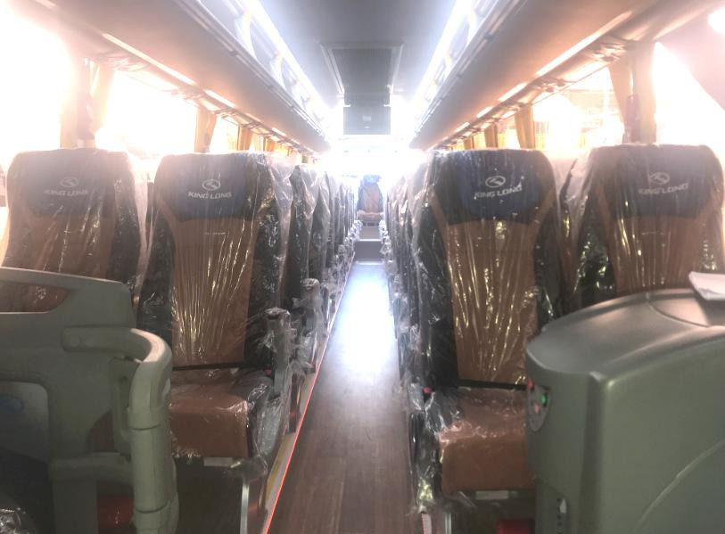 2021 Year 53 Seats New Arrival Kinglong XMQ6127cy New Coach Bus With Diesel Engine RHD Steering